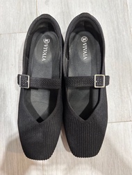 Vivaia Black Mary Jean Flats 平底鞋