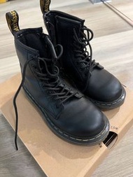 Dr. Martens DELANEY 黑色兒童靴