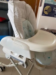 Combi 音樂自動 High Chair 墊（全新1套大墊 + 1套初生墊）再加 1套大墊 + 1套初生墊 + 5點式安全帶