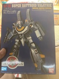 全新 未開封Bandai 1/100 VF-1S Super Battroid Valkyrie 模型
