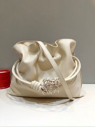💯🆕  Loewe羅意威福袋中號 米白色