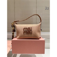 1: 1 Original Label Real Shot Lunch Box Bag Family New Member Lunch Box Bag Finally Comes This Small