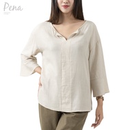 Pena house เสื้อเบลาส์ คอปาด แขนสามส่วน  PWSL052403