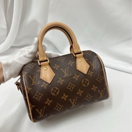 LV 二手  Speedy Bandoulière 20 (98成新）芯片款（有附盒）、售出不退換