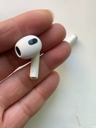 原裝apple airpods  3 代 耳機 ，airpods 3 左耳一隻，or  airpods 3  右耳一隻  or  airpods 3  充電盒   ，airpods  3  charg