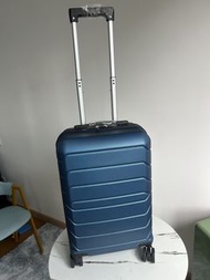 New： 20 inch luggage ； 20 吋行李箱 55 x 35 x 23cm
