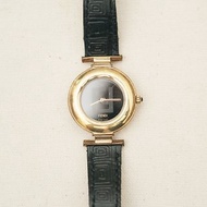 A ROOM MODEL - Vintage Fendi 大圓框黑面古董錶