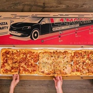 ! LIMO PIZZA HUT -