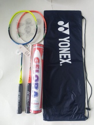 raket badminton Yonex satu pasang . 2 raket. 1 Tas.  2 Grip &amp; Kok