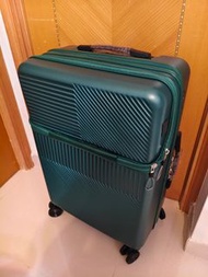 全新26吋前置開蓋綠色行李箱 設有杯架及usb充電