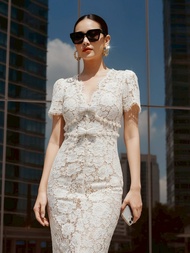 MG181-0325 : เดรสสีครีม Cream Lace Midi Dress