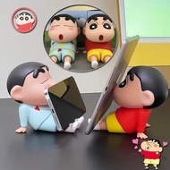 🔥จัดส่งใน24ชั่วโมง + ปลาค็อด🔥Crayon Shin-Chan ที่วางโทรศัพท์ Shin-Chan โต๊ะโทรศัพท์มือถือภาพอนิเมะที