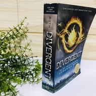 BOOK Divergent by Veronica Roth (Paper Back)