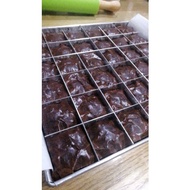 Loyang brownies 8" x 8" (S36) with cutter