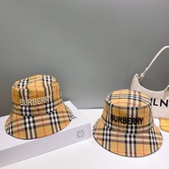 Burberry 格仔漁夫帽