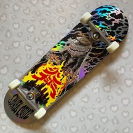 SANTA CRUZ - Godzilla Shin Firepit Knox 8.5" x 32.2" Complete Skateboard (Premium Ricta & Independen