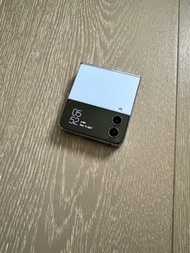 Samsung Galaxy Z Flip 4 8+128GB國際版have a black dot 屏幕有個黑點