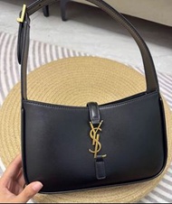 Brand new YSL LE5A7 Hobo bag Black 手袋 單肩包