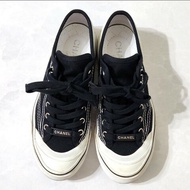 CHANEL 黑白帆布鞋