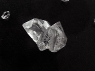 Edith & Jaz • 美國閃靈鑽原石 G15