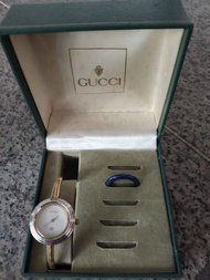 1980–1990 年代 生產的經典 Gucci 1100-L / 11/12.2 可替換錶圈手鐲式女裝石英手
錶（Gucci Change Bezel Watch）石英機芯 Quartz 98%n