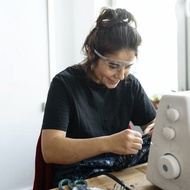 精細工作幫手 日本Hazuki眼鏡式放大鏡1.6倍-標準鏡片(銀灰) 聖誕