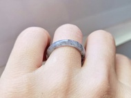 【親翠】天然翡翠 冰灰烏雞芝麻糊手指鐲【9168C】10號戒圈