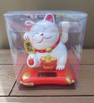 賣 圖中 日本版 太陽能 18cm 高 招財貓 郁手 擺件 景品 一盒， 全新未拆盒未拆膠紙， 只限 馬鞍山 交收