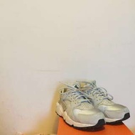 (降價)Nike武士鞋 銀米白灰 25號