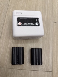 富士原廠電池兩粒 W235 和副廠儲電盒