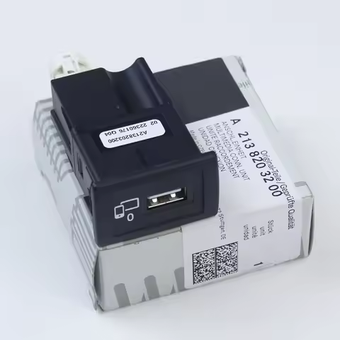 Front Usb Hub Integrated line interface For Mercedes-benz E Series 213 E200L E260L E300L C257 CLS53 