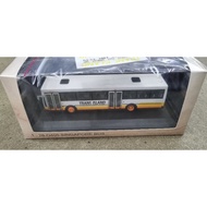 1/76 Trans Island Bus Singapore with Case