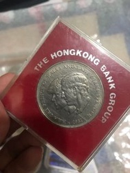 一個英國王儲伉儷纪念幣，售價150