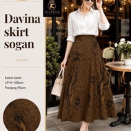 Davina****