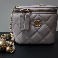 Chanel 金球小盒子mini 淡灰色