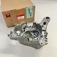 แคร้งเครื่องด้านขวา HONDA CLICK125i PCX150 ADV150 CLICK150  แท้เบิกศูนย์ 11100-KZR-601