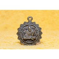 LP Cheam Rian Pim Yon Yok Nur Thong Deang.