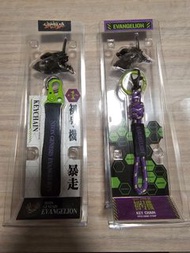 全新 7-11 x EVA 新世紀福音戰士 限量精品 初號機 頭部掛件吊飾 金屬銀色設計 合金頭雕鎖匙扣 紫色綠色 雙色粗繩織帶 及 黑色經典配色手帶 EVA-01 METAL HEAD KEY HO