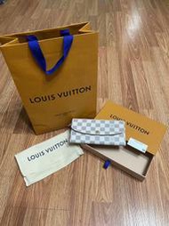 LV LOUIS VUITTON N41625 Emilie 錢包皮夾 (16000元)