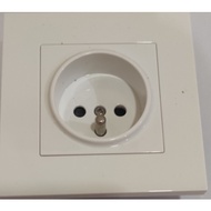 Type E 2 Pins Switch Socket 220 – 240 V( France, Belgium, Poland, Slovakia & Czechia)