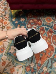 Alexander McQueen 厚底小白鞋