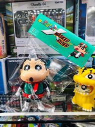 現貨 全新 動漫節 限量版 限定 幪面超人 x 蠟筆小新 小新  公仔