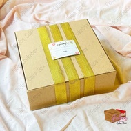 Code: BPS330 PIZZA BOX PACKAGE + 1 INCH GOLD SILVER RIBBON + GIFT CARD / HAMPERS BOX PACKAGE / HAMPE