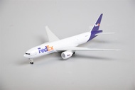 Simulation FedEx B777 Model 47cm