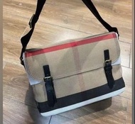 Burberry 麻布郵差包，size-33x25x10