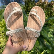 รองเท้าแตะผู้หญิงฤดูร้อน VPADA รองเท้าแตะแบบสวมสบาย ส้นแบน พื้นยาง EVA รองเท้าแตะชายหาด รองเท้าแตะสว