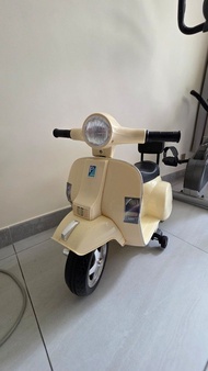 Vespa 兒童電動車