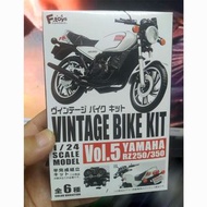 【拼裝模型_民用_送人】1:24 1/24 F.toys VINTAGE BIKE KIT Vol.5 YAMAHA RZ250/350 電單車 半成品拼裝模型 *特別優惠：送1個1/24人物