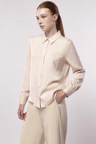 ESPADA เสื้อเชิ้ตแขนยาวผ้าซาติน ผู้หญิง สีเบจ | Long Sleeve Satin Shirt | 04814