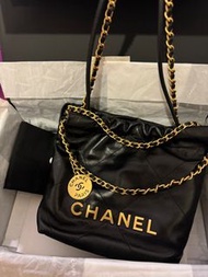 CHANEL 22 迷你手袋